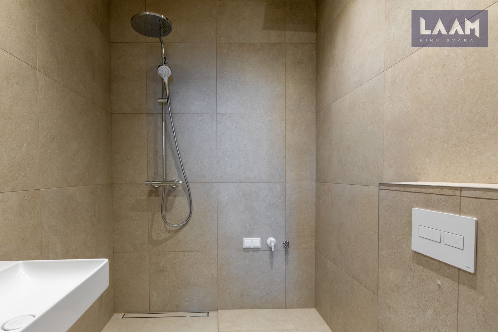 Pärnu maakond, Pärnu linn, Kesklinn, Rüütli tn 40a — 8