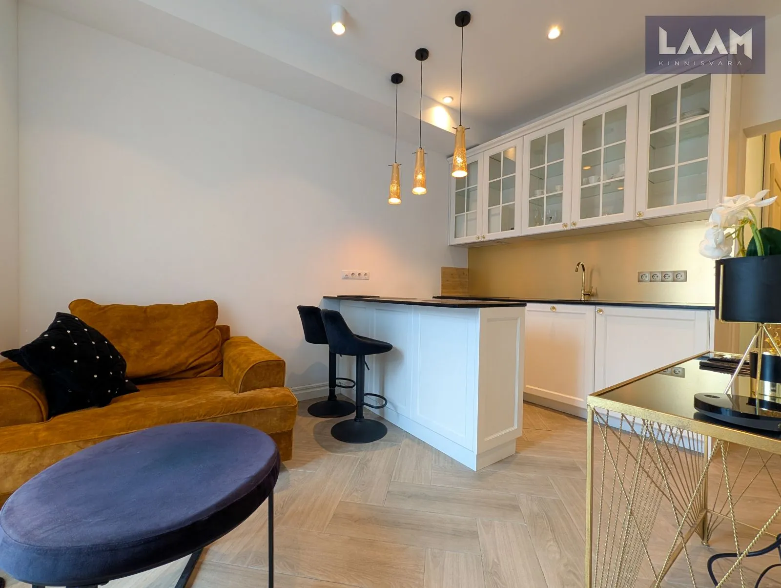 Harju maakond, Tallinn, Kesklinna linnaosa, Pronksi tn 10 — 6